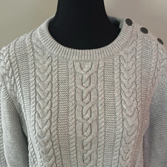 Banana Republic light gray cable knit crewneck sweater with button detail size L - Picture 2 of 6